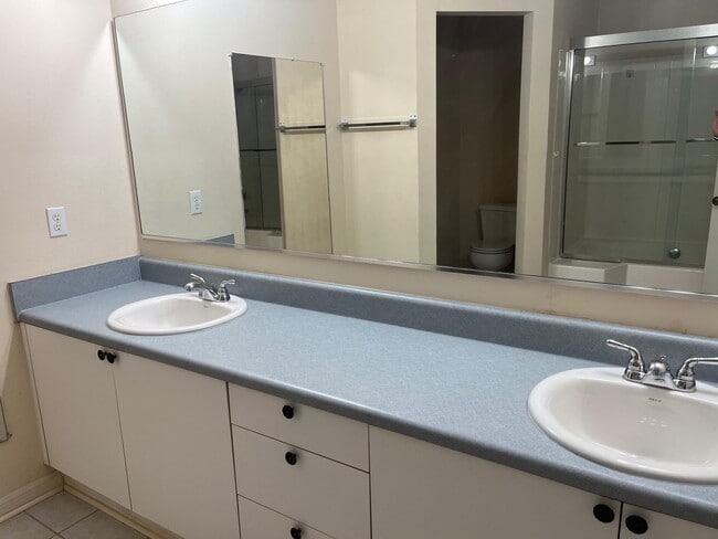 Building Photo - 2309 Orion Lake Dr