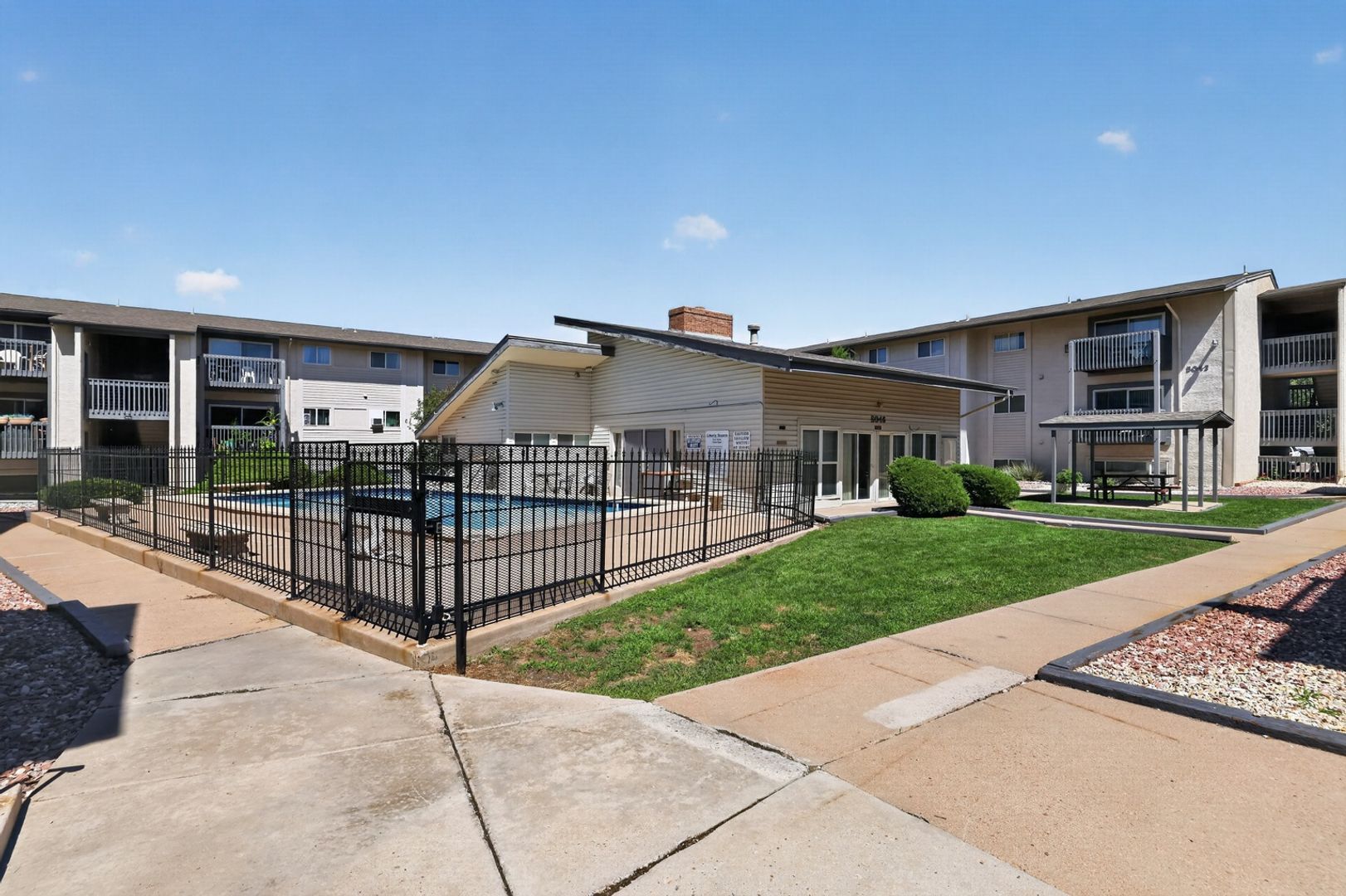 Building Photo - 5030 Cam Dr
