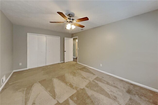 Building Photo - 904 Branford Ln NW