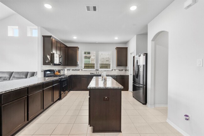 Building Photo - 2405 Bayrose Dr