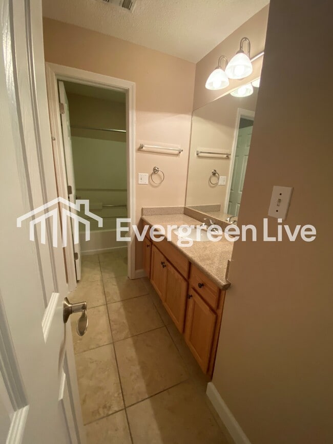 Building Photo - 70 Boreal Ct