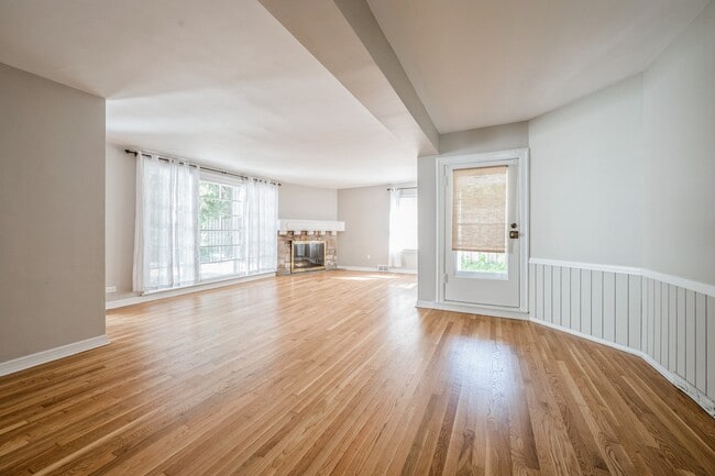 Building Photo - 1578 McCraren Rd