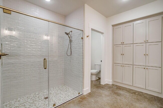 Building Photo - Brand New Custom 3 Bedroom Home in Granbury!