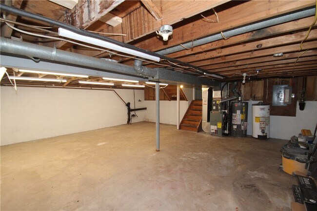 Building Photo - 34 Bright Oaks Dr