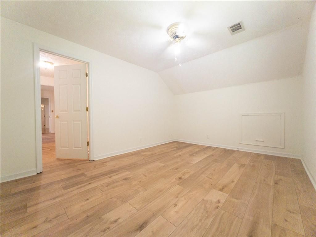 Building Photo - 965 Millbrook Ct
