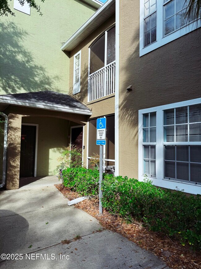 Building Photo - 10075 GATE N Pky