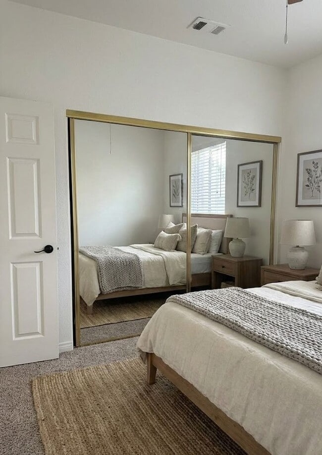 Building Photo - SUMMERLIN HOME WITH 5 BEDROOMS (INCLUDE SOME UTILITIES)