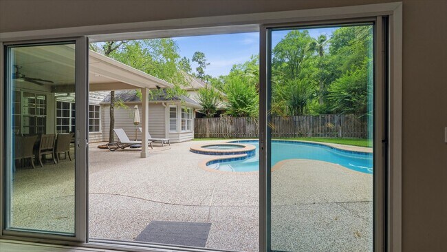 Building Photo - 34 Candle Pine Pl