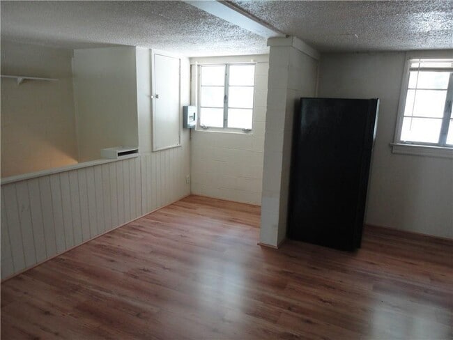 Building Photo - 3205 Grooms St