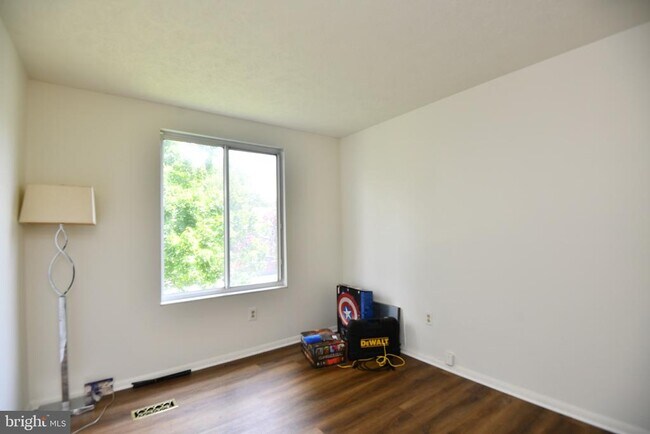 Building Photo - 3863 Beech Down Dr