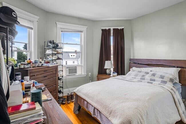 Building Photo - 37 Harbor View St