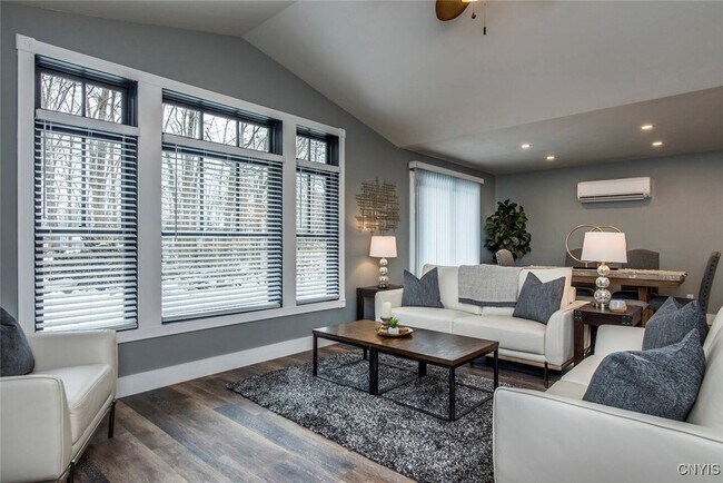 Building Photo - 102 Sandpiper