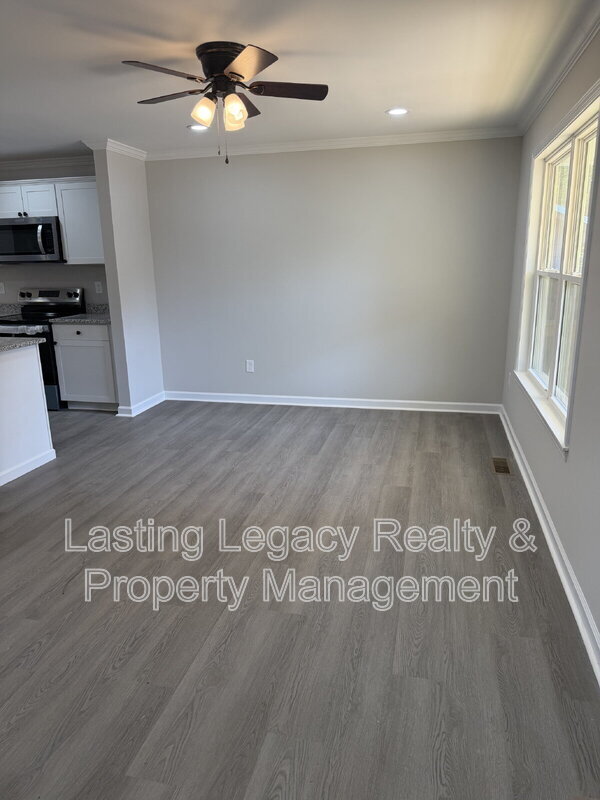 Building Photo - 2036 Harrison Ave