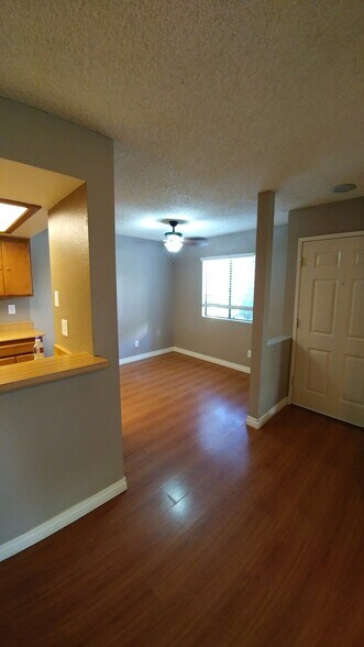 Building Photo - 9459 Fairgrove Ln