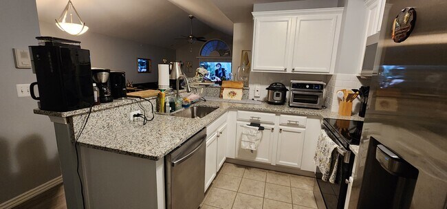 Building Photo - 7869 Ambassador Dr