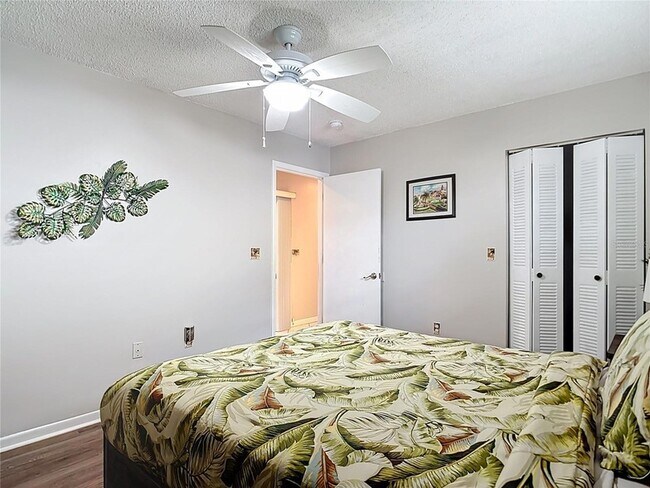 Building Photo - 290 Rotonda Cir