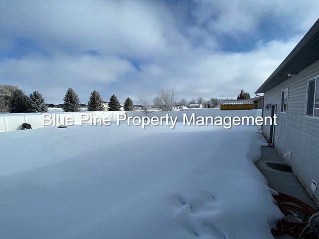 Building Photo - 3865 Cobalt Dr