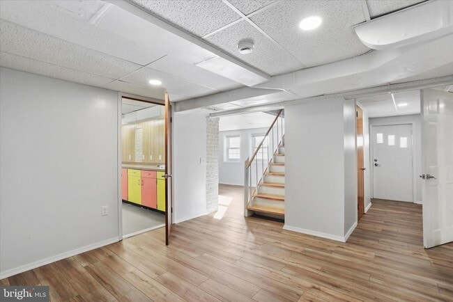 Building Photo - 855 Anthony Ave