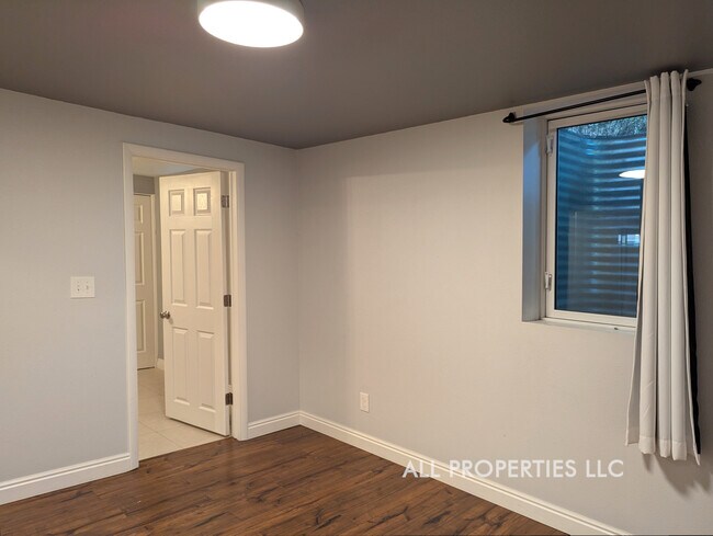 Building Photo - 3511 Newport St
