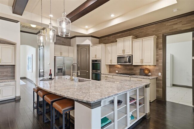 Building Photo - 8729 Vantage Point Dr