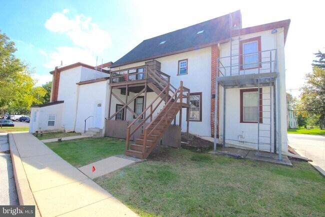 Building Photo - 3819 W Germantown Pike