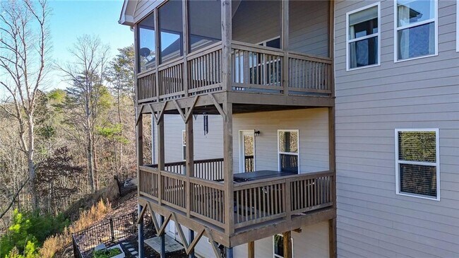 Building Photo - 309 Trappers Bluff