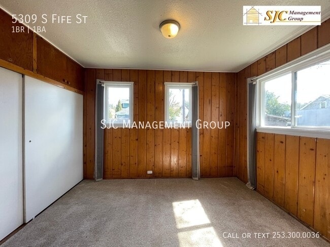 Building Photo - 5309 S Fife St