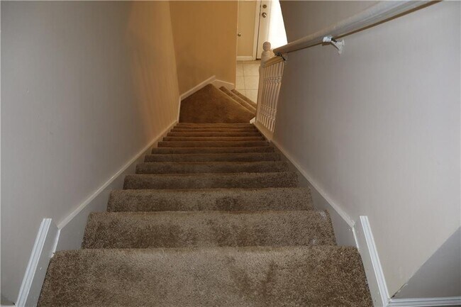 Building Photo - 176 Rivergate Ct