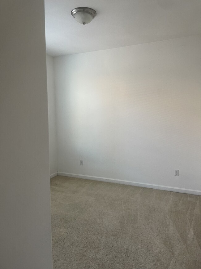 Building Photo - 1475 Garold Ln
