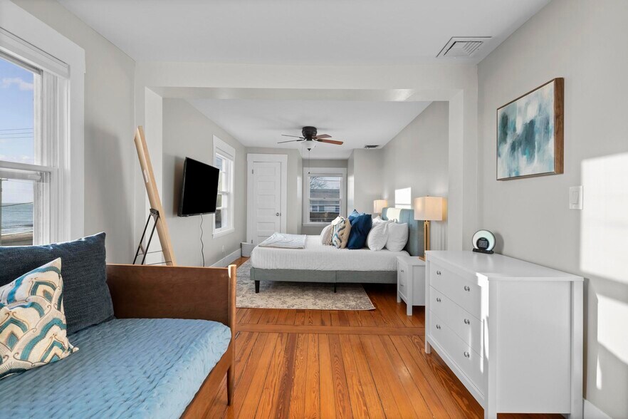 Building Photo - 11 Seaview Ave