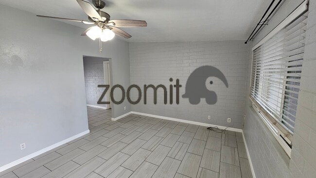 Building Photo - Wonderful home, convenient location