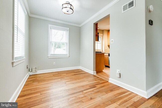 Building Photo - 5809 Mt Vernon Dr