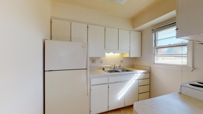 Building Photo - 1107 28th St