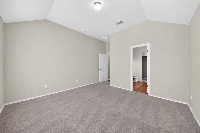 Building Photo - 12913 Pealing Wy