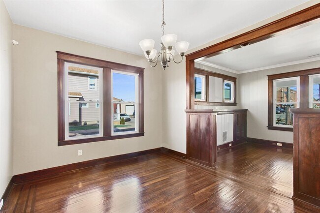 Building Photo - Spacious Single Family Home In York City!