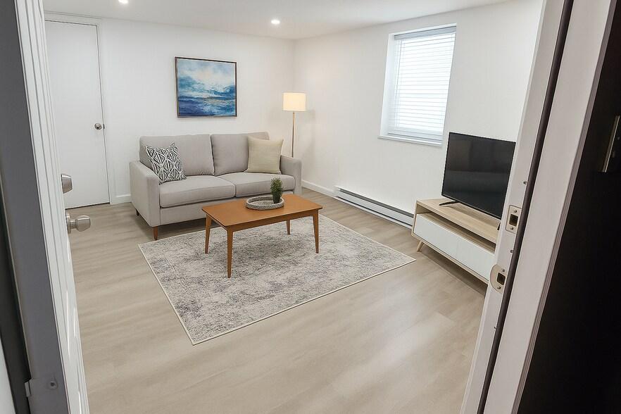 Primary Photo - 48 Kilburn St