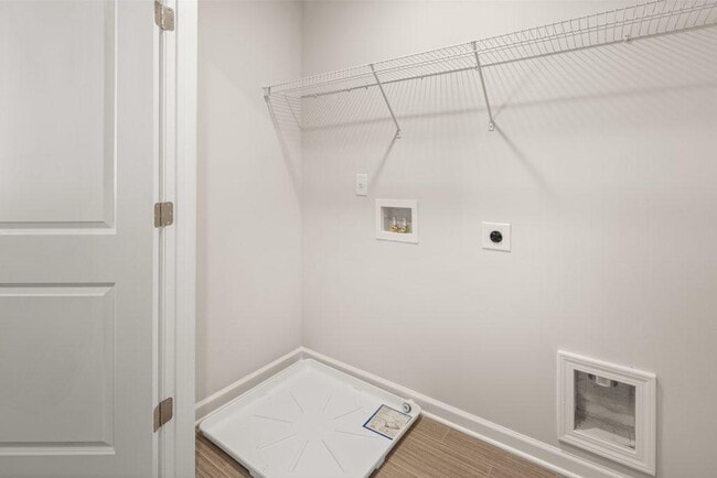 Building Photo - 4285 Notting Hill Dr SW