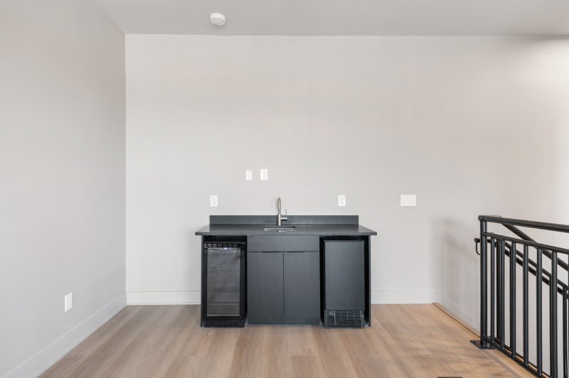 Building Photo - 1090 Haysboro Ave