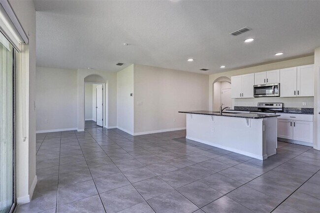 Building Photo - 1466 Mary Belle Ave