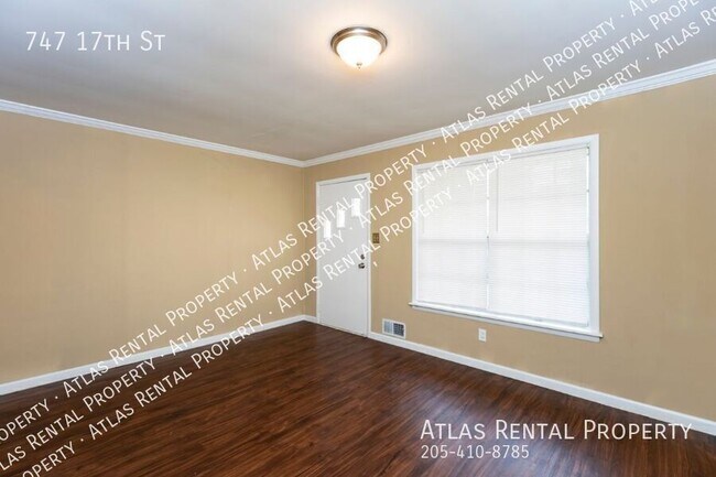 Building Photo - 747 17th St