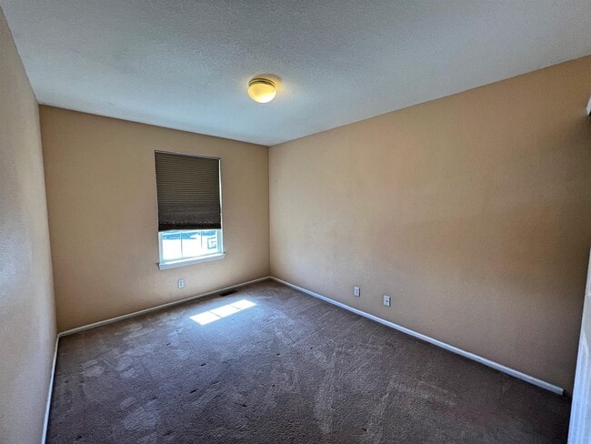 Building Photo - 2645 E 110th Ct