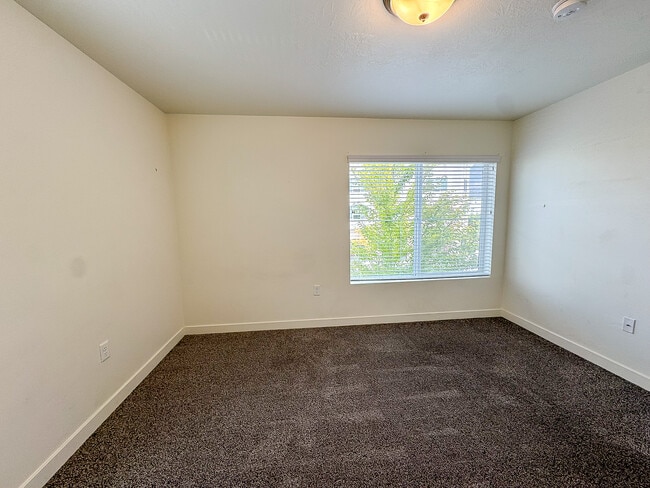 Building Photo - 531 S 850 E