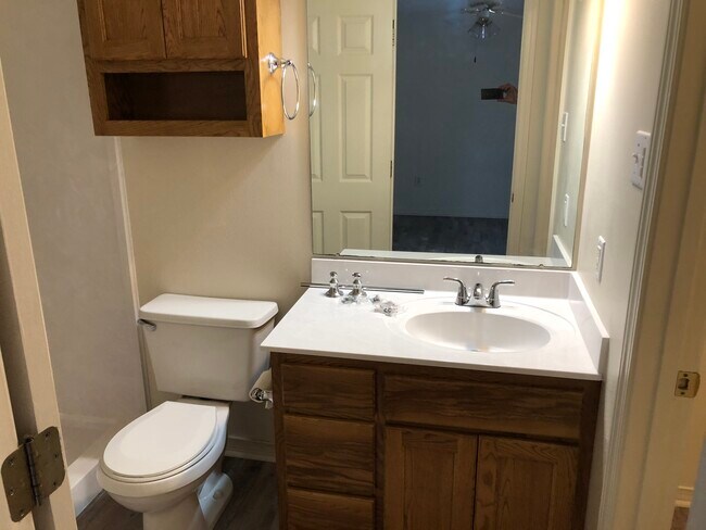 Building Photo - 300 Fischer Ln