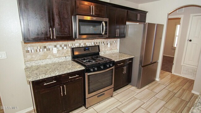 Building Photo - 14816 Tierra Haven Ave