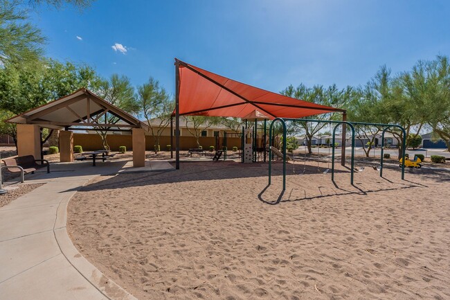 Building Photo - Beautiful and Spacious Single-Level Family...