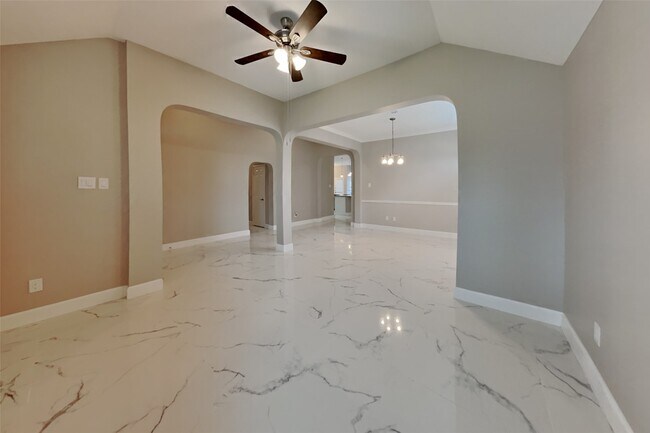 Building Photo - 18327 Bluewater Cove Dr