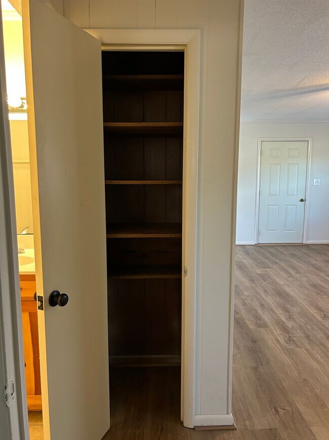 Building Photo - Brown's Chapel Duplex