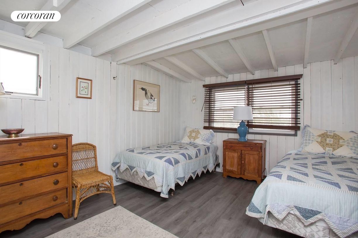 Building Photo - 39 Point Rd