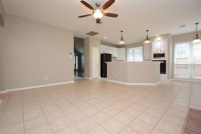 Building Photo - 5327 Willow Knoll Ct
