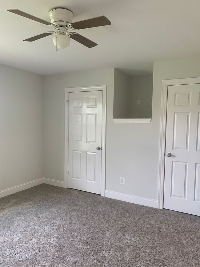 Building Photo - 2 Bedroom 1.5 Bath Townhome in Pleasant Gr...
